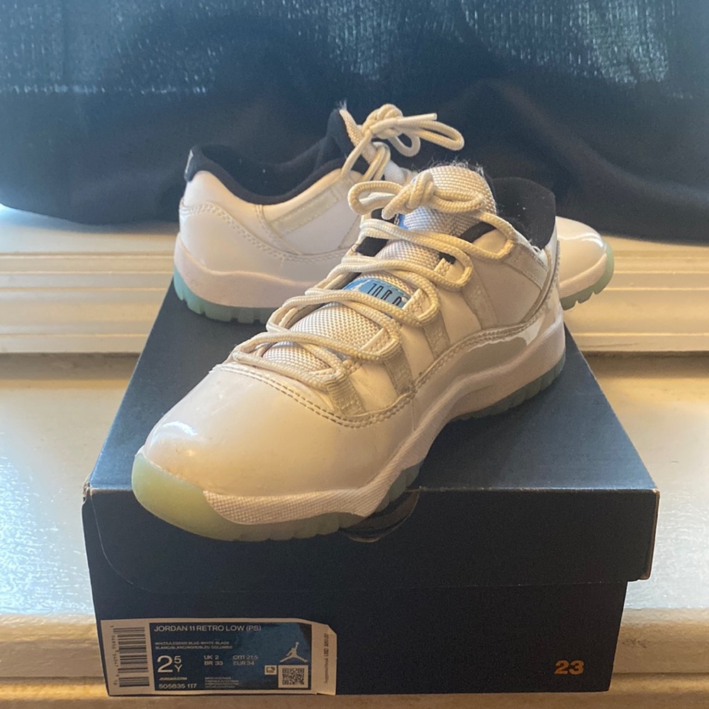 Jordan 11 Retro Low White and Icy Blue Size 2.5 (Youth)